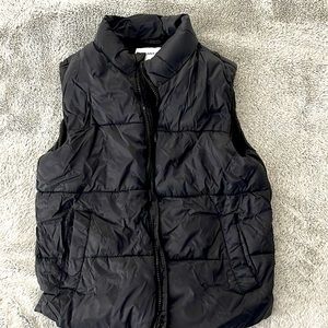 Black puffer vest